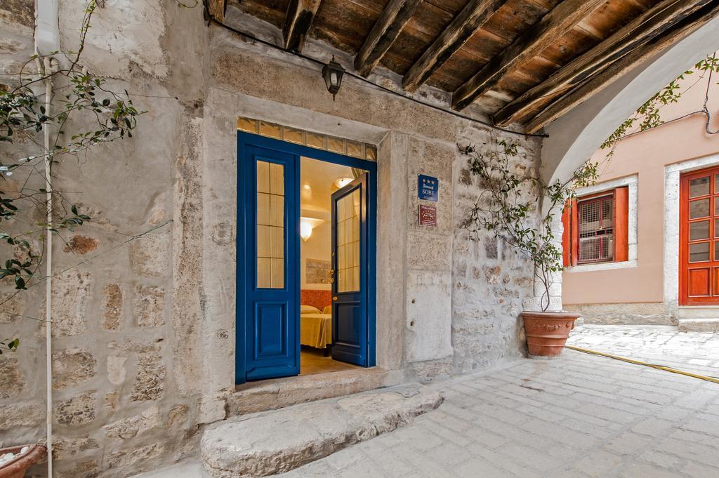 Guest House Sotto I Volti Centro Storico روفينج المظهر الخارجي الصورة
