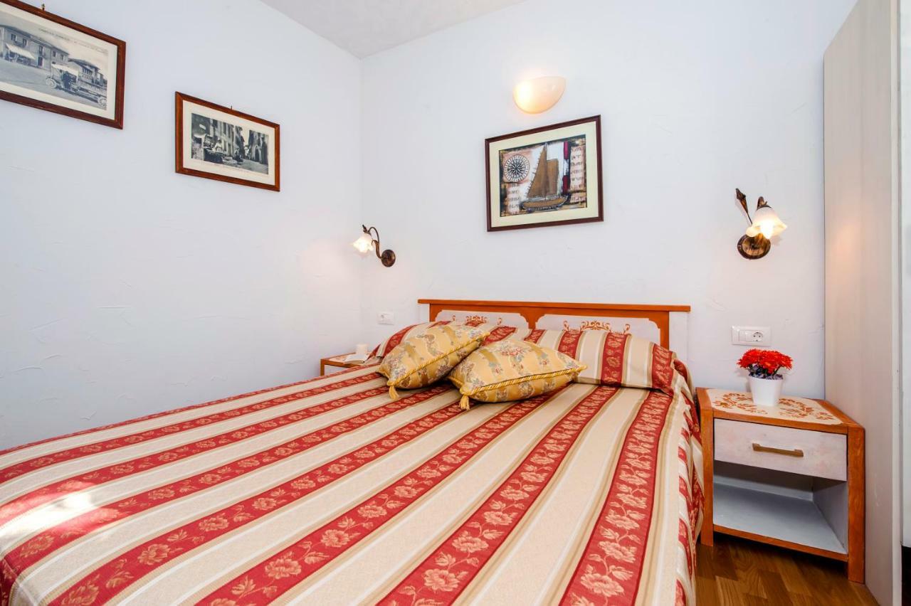 Guest House Sotto I Volti Centro Storico روفينج المظهر الخارجي الصورة