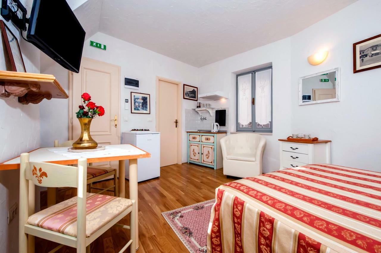 Guest House Sotto I Volti Centro Storico روفينج المظهر الخارجي الصورة