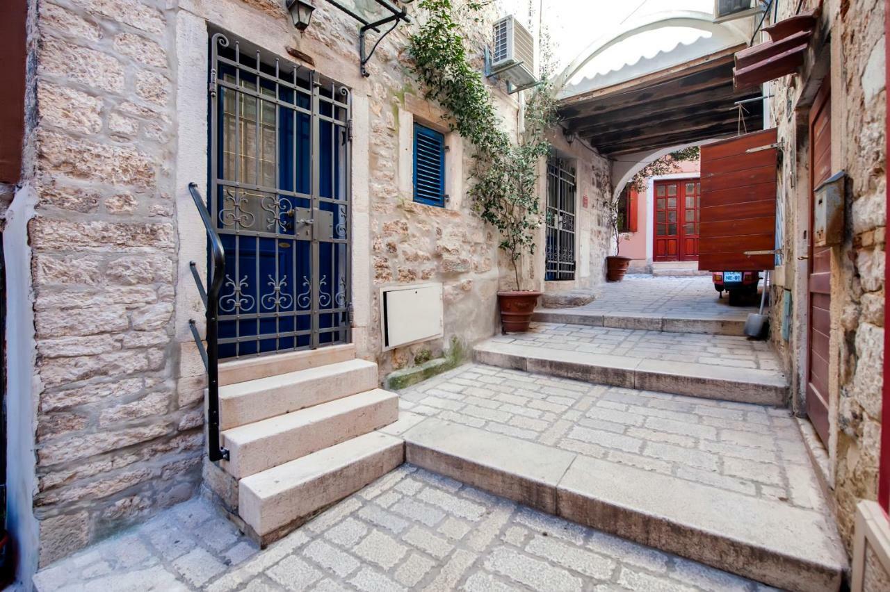Guest House Sotto I Volti Centro Storico روفينج المظهر الخارجي الصورة