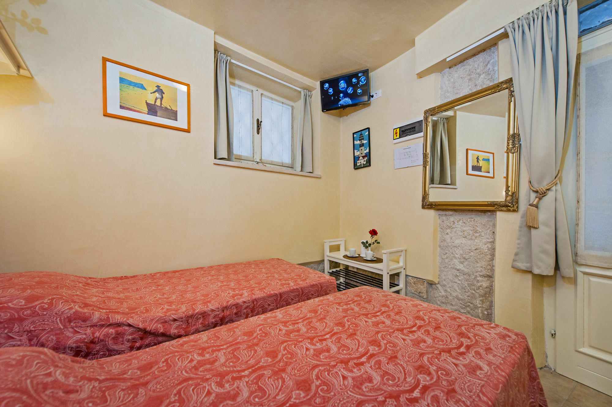 Guest House Sotto I Volti Centro Storico روفينج المظهر الخارجي الصورة
