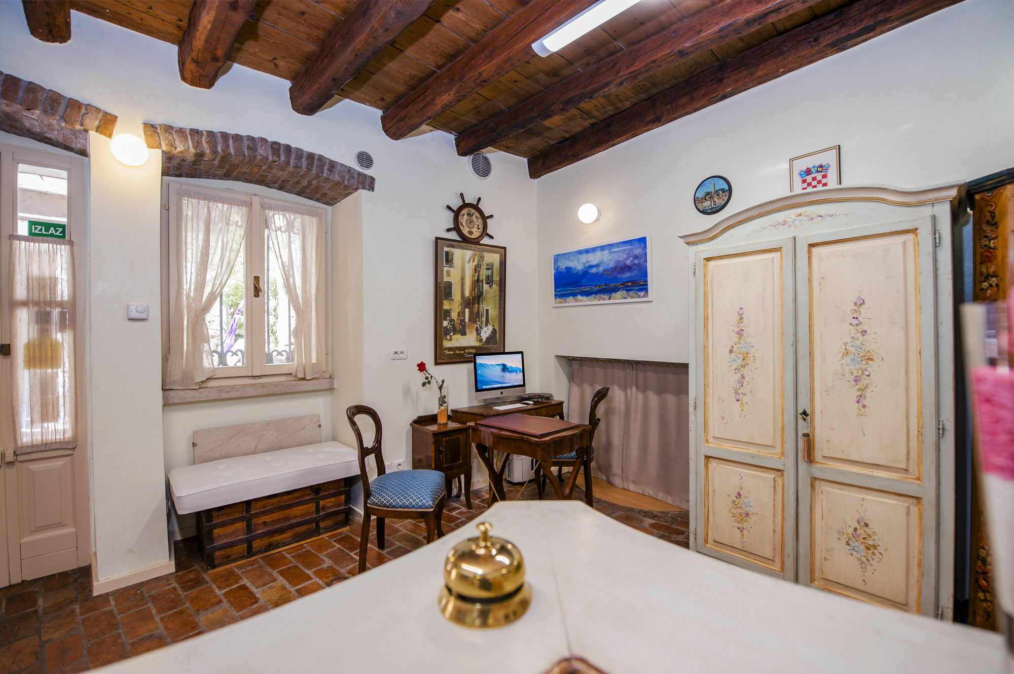 Guest House Sotto I Volti Centro Storico روفينج المظهر الخارجي الصورة